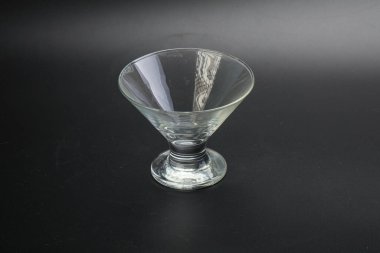 Mutfak için epmty cam kase izole edilmiş bsckground 