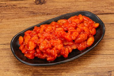 Domates soslu ve biberli fırında böbrek.