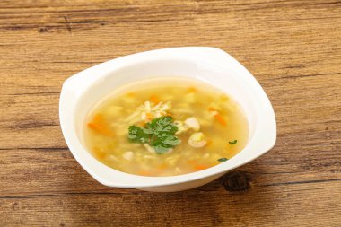 Havuçlu ve patatesli lezzetli tavuk çorbası