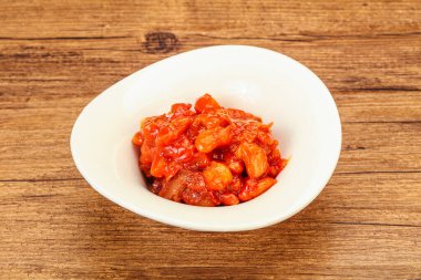 Domates soslu ve biberli fırında böbrek.