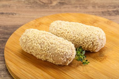 Fırında pişmemiş tavuk pirzolası.