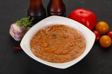 Meşhur İspanyol soğuk domates çorbası.