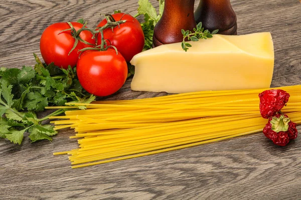 Stufato Spaghetti Crudi Italiani Con Formaggio Verdure — Foto Stock