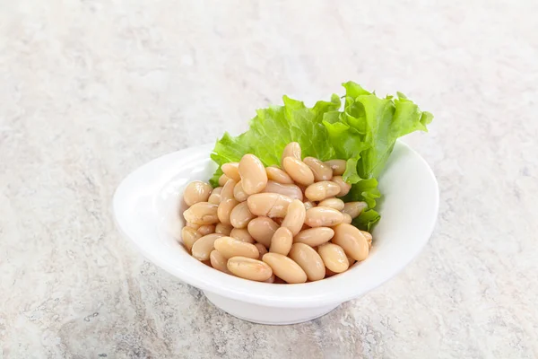 White canned beans for vegan suisine in the bowl