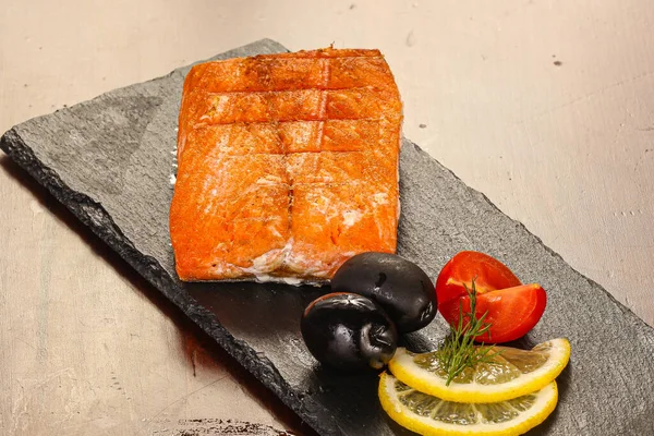 Grilled Salmon Fish Steak Served Lemon — Stock Photo, Image