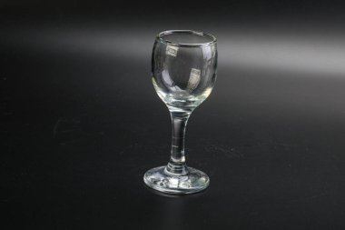 Asma ya da su için boş bardak