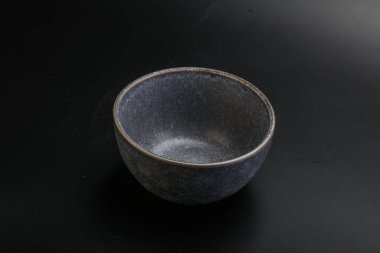 Mutfak için renkli boş kase izole