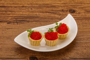 Apetizer - kırmızı havyarlı tart