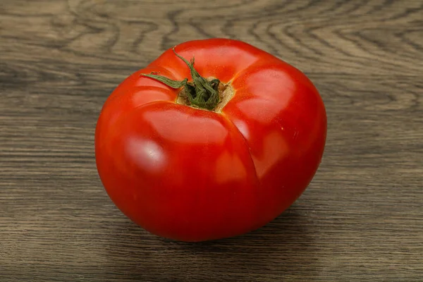 Grande Tomate Rouge Juteuse Mûre Pour Cuisson — Photo