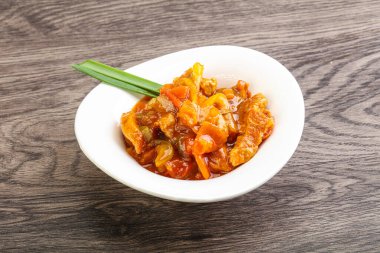 Sebzeli ve soslu et kebabı.