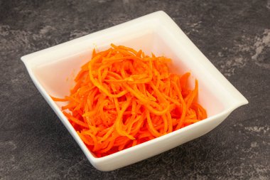 Baharatlı Kore havucu kasede