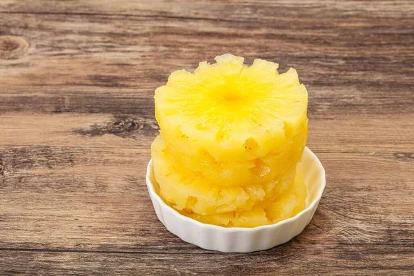 Sweet Ripe Pineapple Rings Bowl — Stock Photo, Image