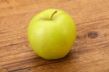 Olgun ve tatlı yeşil elma