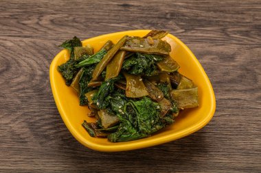 Kavrulmuş yeşil fasulye ve lahana ile Vagan mutfağı