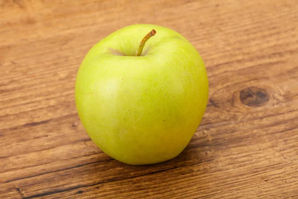 Ripe Sweet Green Tasty Apple — Stock Photo, Image