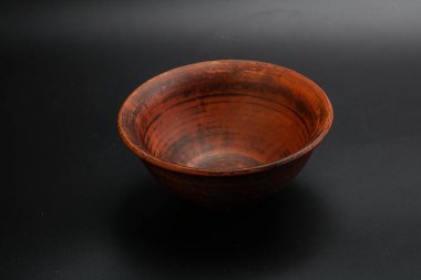 Mutfak için renkli boş kase izole