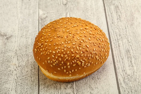 Färsk Hamburgerbröd Med Sesamfrön — Stockfoto