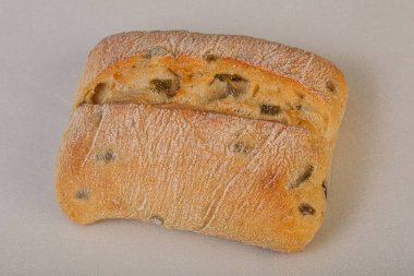 İtalyan ciabatta ekmeği ve zeytinyağı.