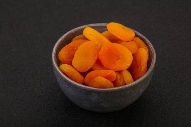 Tatlı, sarı, kurutulmuş kayısı yığını