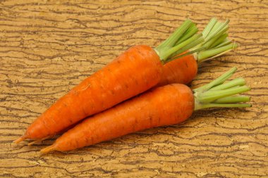 Üç taze taze taze havuç