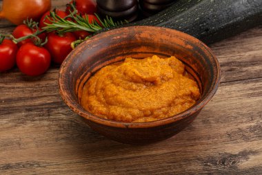 Vejetaryen mutfağı - Ot ve baharatlı kabak püresi