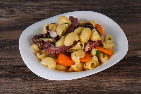 Pasta Met Octopus Peterselie Gele Tomaten — Stockfoto