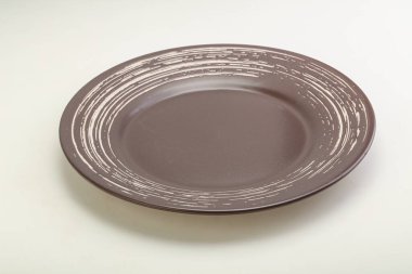 Mutfak için boş renk tabağı izole edildi