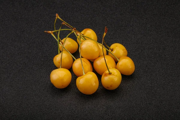 Poucos Doce Amadurecido Amontoado Cereja Amarela — Fotografia de Stock