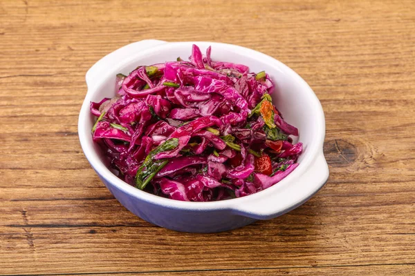 Eingelegter Rotkohl Mit Kräutern Und Gewürzen — Stockfoto