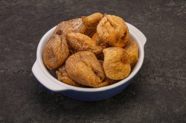 Kuru incirli meyve yığını.