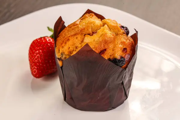 Süße Leckere Delikate Beliebte Muffin Seved Erdbeere — Stockfoto