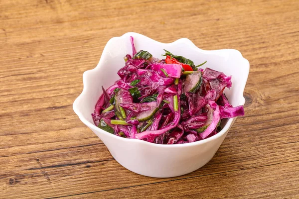 Eingelegter Rotkohl Mit Kräutern Und Gewürzen — Stockfoto