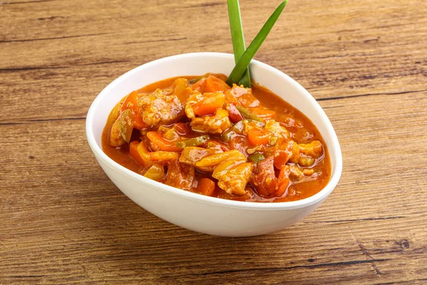 Fleischgulasch Mit Gemüse Und Soße — Stockfoto