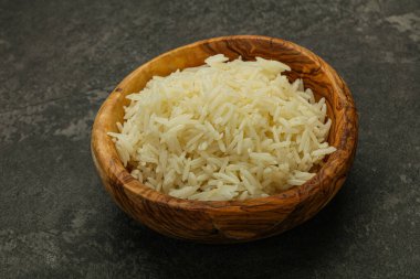 Buharda pişmiş Hint basmati pilavı.
