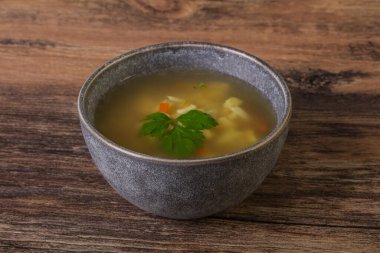 Havuçlu ve patatesli lezzetli tavuk çorbası