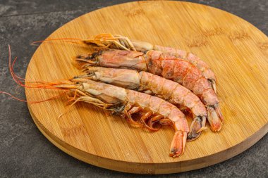 Lezzetli büyük Langoustine deniz ürünleri.