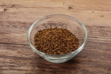 Aroma mutfağı kâsede kurutulmuş zeera tohumları.