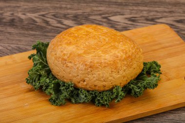 Tütsülenmiş Gürcistan geleneksel suluguni peyniri.