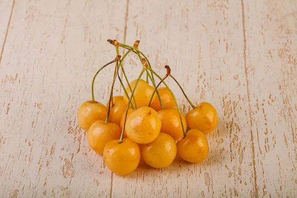 Poucos Doce Amadurecido Amontoado Cereja Amarela — Fotografia de Stock