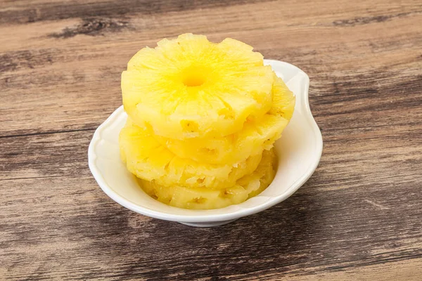 Sweet Ripe Pineapple Rings Bowl — Stock Photo, Image
