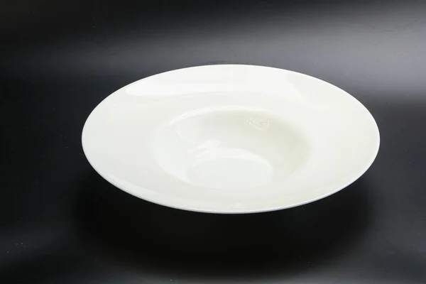 Plat Blanc Vide Pour Pâtes Sur Fond Noir — Photo