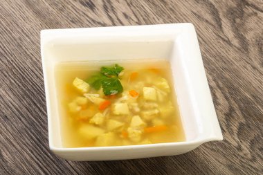 Havuçlu ve patatesli lezzetli tavuk çorbası