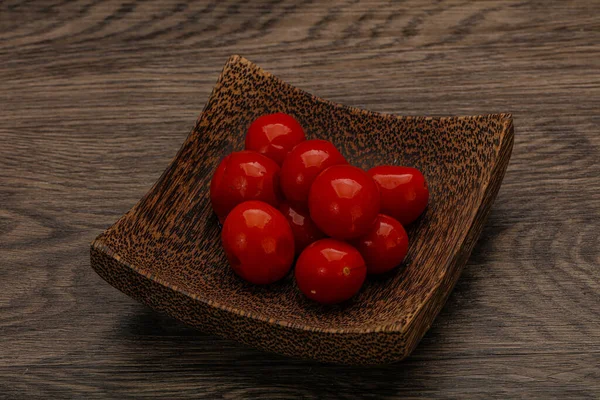 碗里的红樱桃西红柿 — 图库照片