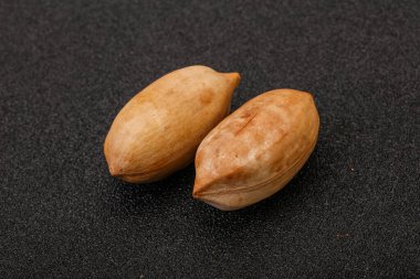 Tatlı ceviz yığını izole edilmiş.