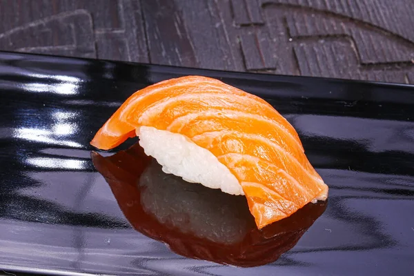 Aziatische Keuken Sushi Met Rauwe Zalm — Stockfoto