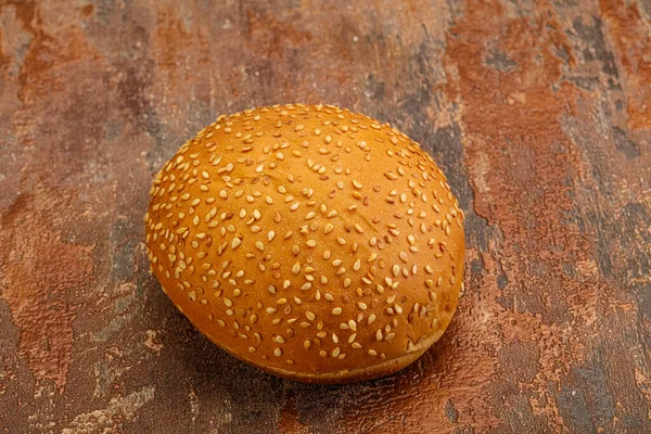 Pão Hambúrguer Fresco Com Sementes Gergelim — Fotografia de Stock