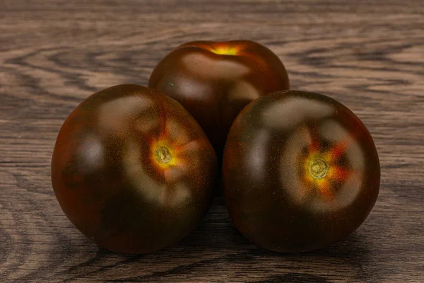 Schwarzer Leckerer Saftiger Kumato Tomatenhaufen — Stockfoto