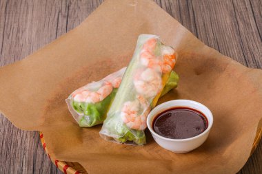 Vietnam mutfağı - karides ve sebzeli börek