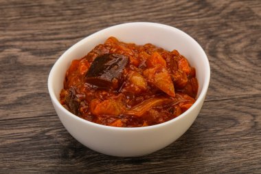 Domatesli ve otlu patlıcan sote.