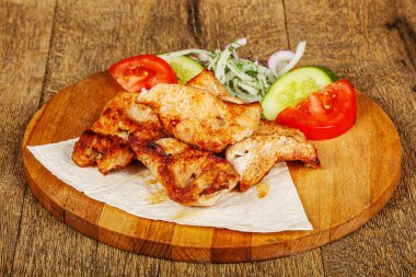 Sebzeli ızgara tavuk göğsü.